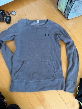 Under Armour Women's Heather Gray Scoop-Neck Pullover